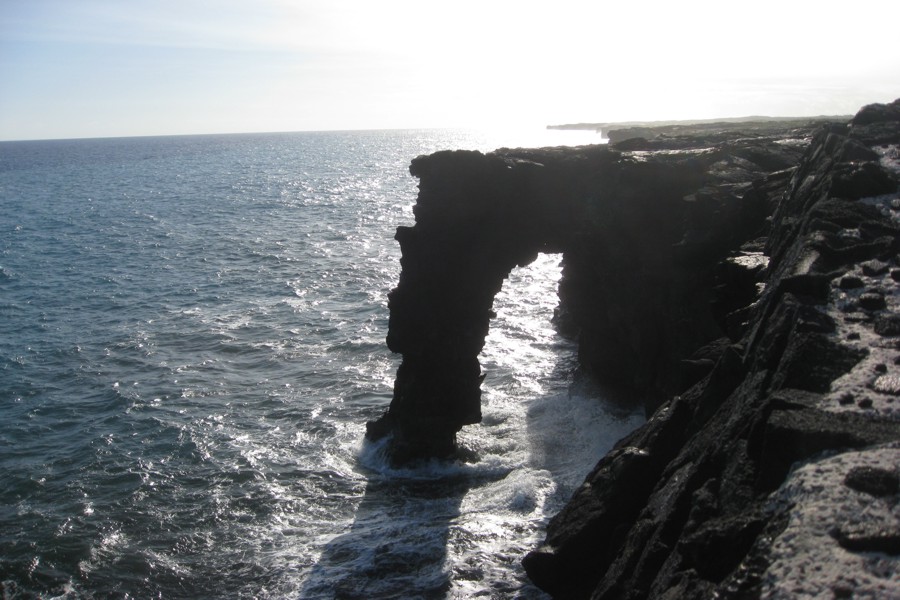 ../image/volcano - holei sea arch 2.jpg